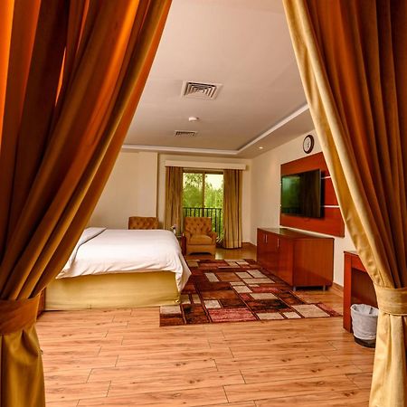 Hotel One Фейсалабад Экстерьер фото