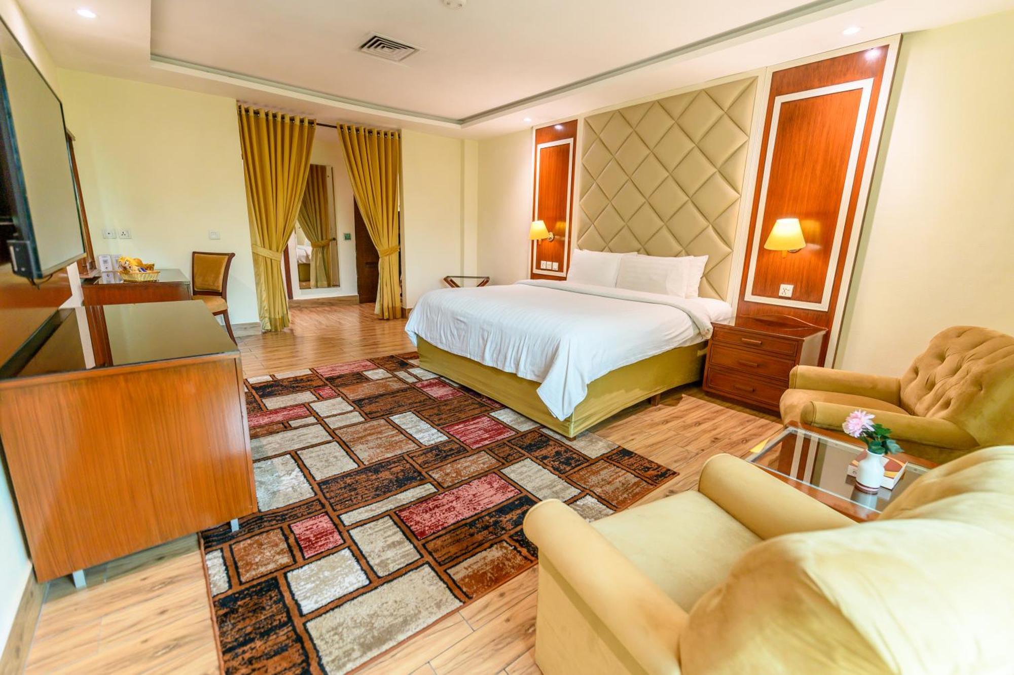 Hotel One Фейсалабад Экстерьер фото