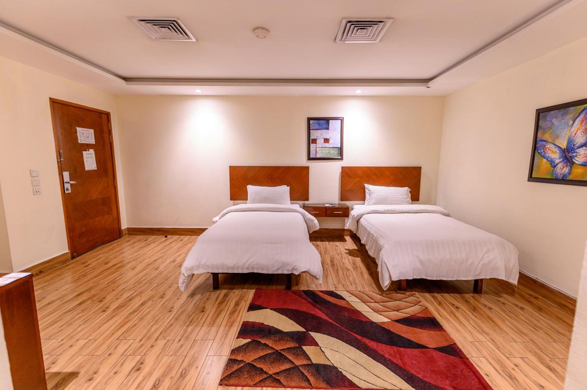 Hotel One Фейсалабад Экстерьер фото