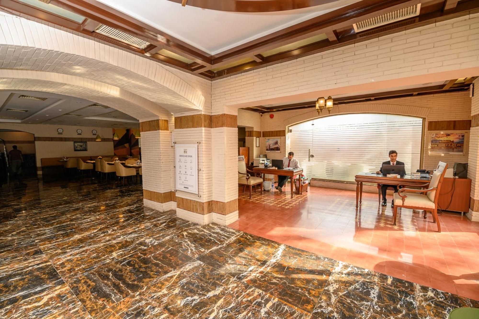 Hotel One Фейсалабад Экстерьер фото