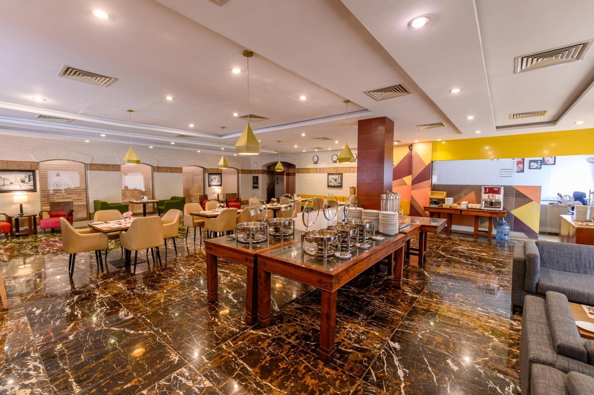 Hotel One Фейсалабад Экстерьер фото